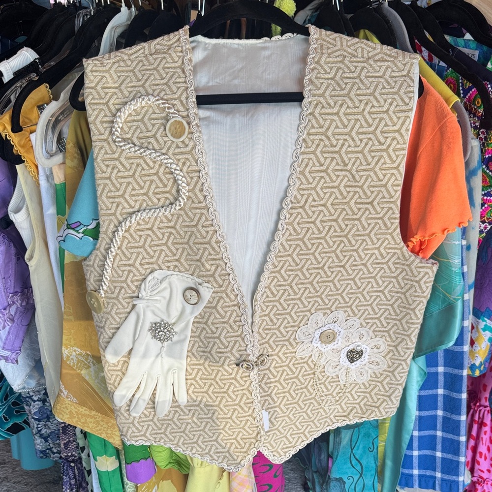 Vintage Handmade Cream Crochet Patterned Vest with Appliqué Flowers
